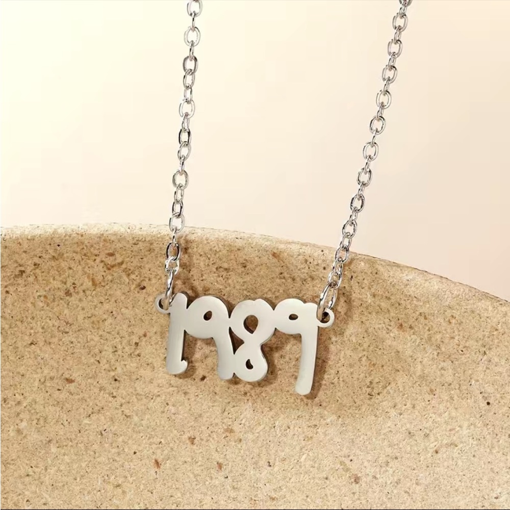 NWT 1989 stainless steel silver tone necklace new NWT eras swifie